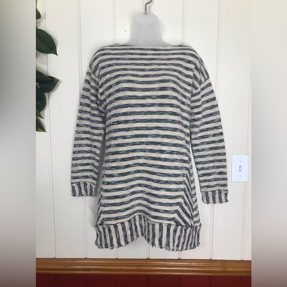 Beige & Blue Stripe Knit LS Sweater Blouse
Ladies Medium 8 - 10
100% Cotton - Picture 2 of 16